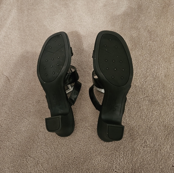 Sandals - Picture 2 of 2